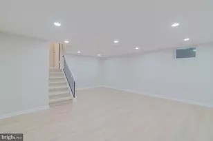 8748 Ridge Hollow Ct, Springfield, VA 22152 - Photo 10