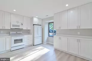 8748 Ridge Hollow Ct, Springfield, VA 22152 - Photo 4