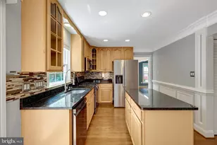 8995 Parliament Dr, Burke, VA 22015 - Photo 14