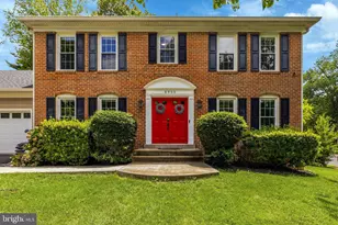 8995 Parliament Dr, Burke, VA 22015 - Photo 2