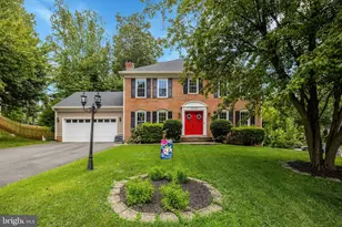 8995 Parliament Dr, Burke, VA 22015 - Photo 6