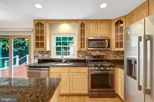 8995 Parliament Dr, Burke, VA 22015 - Photo 16