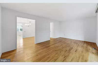 7039 Bradwood Court, Springfield, VA 22151 - Photo 14