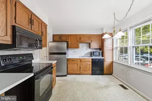7039 Bradwood Ct, Springfield, VA 22151 - Photo 16