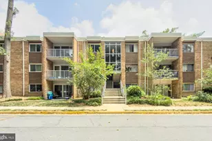 2903 Charing Cross Rd, Falls Church, VA 22042 - Photo 26