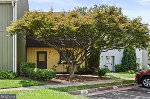 1005 Saber Ln, Herndon, VA 20170 - Photo 2