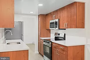 1005 Saber Ln, Herndon, VA 20170 - Photo 12