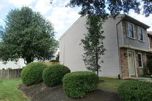 8601 Kenosha Ct, Lorton, VA 22079 - Photo 2