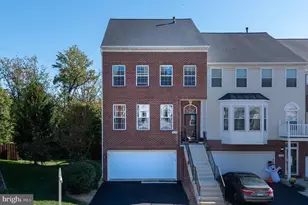 5155 Ballycastle Cir Circle, Alexandria, VA 22315 - Photo 2