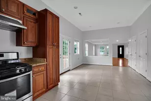 5017 Laburch Ln, Annandale, VA 22003 - Photo 14