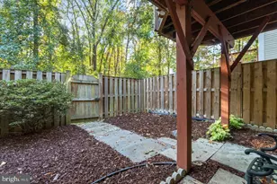 6141 Summer Park Ln, Alexandria, VA 22315 - Photo 18