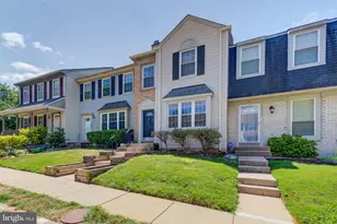 14536 Castleford Ct, Centreville, VA 20121 - Photo 2