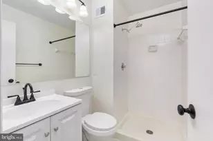 4215 Sleepy Lake Dr, Fairfax, VA 22033 - Photo 34