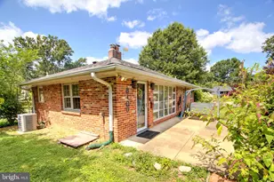 8100 Carlyle Pl, Alexandria, VA 22308 - Photo 4
