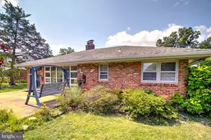 8100 Carlyle Pl, Alexandria, VA 22308 - Photo 2