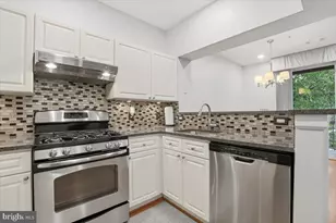 2111 Highcourt Ln, Herndon, VA 20170 - Photo 14