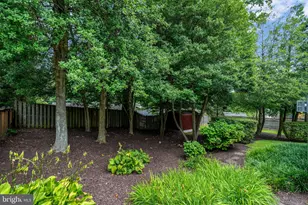 8710 Piccadilly Pl, Springfield, VA 22151 - Photo 60