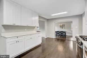 8710 Piccadilly Pl, Springfield, VA 22151 - Photo 18