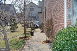 7582 Venture Dr, Alexandria, VA 22315 - Photo 28