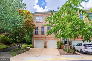 11485 Waterhaven Ct, Reston, VA 20190 - Photo 2