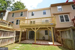 3926 Collis Oak Ct, Fairfax, VA 22033 - Photo 4
