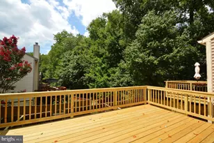 3926 Collis Oak Ct, Fairfax, VA 22033 - Photo 2