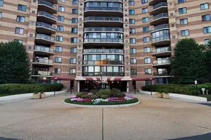 8380 Greensboro Dr, McLean, VA 22102 - Photo 16