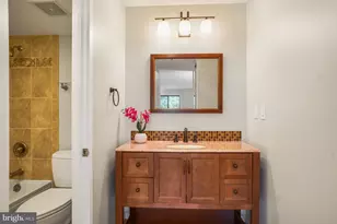 5904 Mt Eagle Dr, Alexandria, VA 22303 - Photo 22