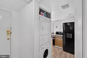 1427 Northgate Square, Reston, VA 20190 - Photo 2