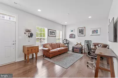 14803 Retreat Boulevard, Chantilly, VA 20151 - Photo 2