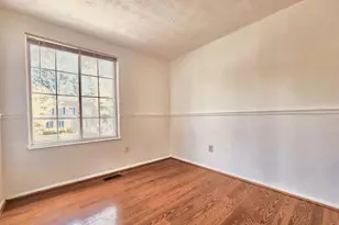 8465 Summer Breeze Ln, Springfield, VA 22153 - Photo 12