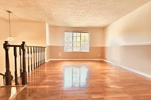 8465 Summer Breeze Ln, Springfield, VA 22153 - Photo 4