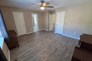 2573 Windbreak Dr, Alexandria, VA 22306 - Photo 2