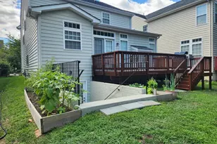 8945 Wynnefield Ct, Lorton, VA 22079 - Photo 12