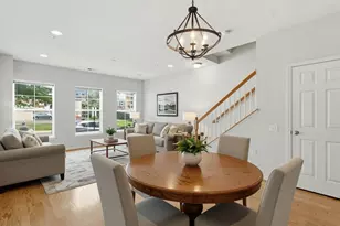 2939 Finsbury Pl, Fairfax, VA 22031 - Photo 2