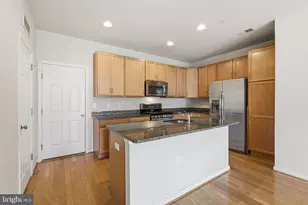 2939 Finsbury Pl, Fairfax, VA 22031 - Photo 20