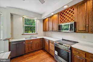 8106 W Boulevard Dr, Alexandria, VA 22308 - Photo 10