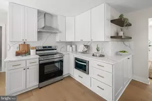 9137 Rockefeller Ln, Springfield, VA 22153 - Photo 6