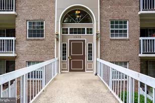 1935 Wilson Ln, McLean, VA 22102 - Photo 2