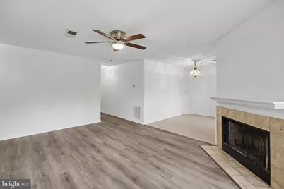 12102 Green Leaf Court #201, Fairfax, VA 22033 - Photo 6