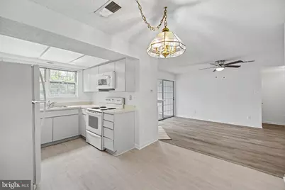 12102 Green Leaf Court #201, Fairfax, VA 22033 - Photo 10