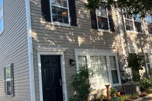 8191 Cockburn Ct, Lorton, VA 22079 - Photo 2
