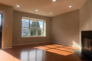 14533 Ravenscar Ct, Centreville, VA 20121 - Photo 2