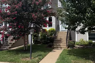 1741 Sundance Dr, Reston, VA 20194 - Photo 2
