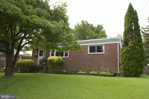 6815 Kingwood Dr, Falls Church, VA 22042 - Photo 2