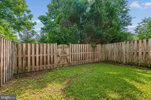 8028 Samuel Wallis St, Lorton, VA 22079 - Photo 18