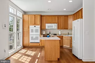 8028 Samuel Wallis St, Lorton, VA 22079 - Photo 8