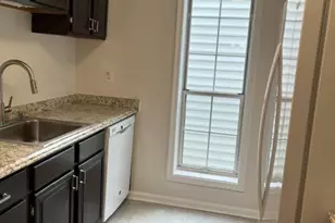 10018 Oakton Terrace Rd, Oakton, VA 22124 - Photo 8