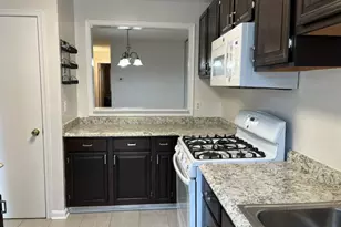 10018 Oakton Terrace Rd, Oakton, VA 22124 - Photo 6
