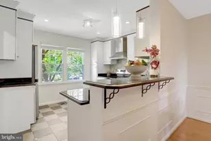 4356 Greenberry Ln, Annandale, VA 22003 - Photo 4